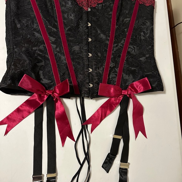 Leg Avenue Other - Leg Avenue Black and Red Corset with Lace Accents
